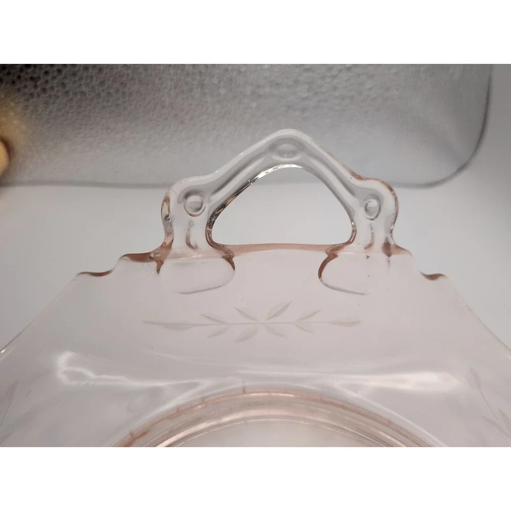 Vintage Pink Depression Glass Etched Leaf Bon Bon Dish with Handles 7x5x3 - Picture 4 of 14
